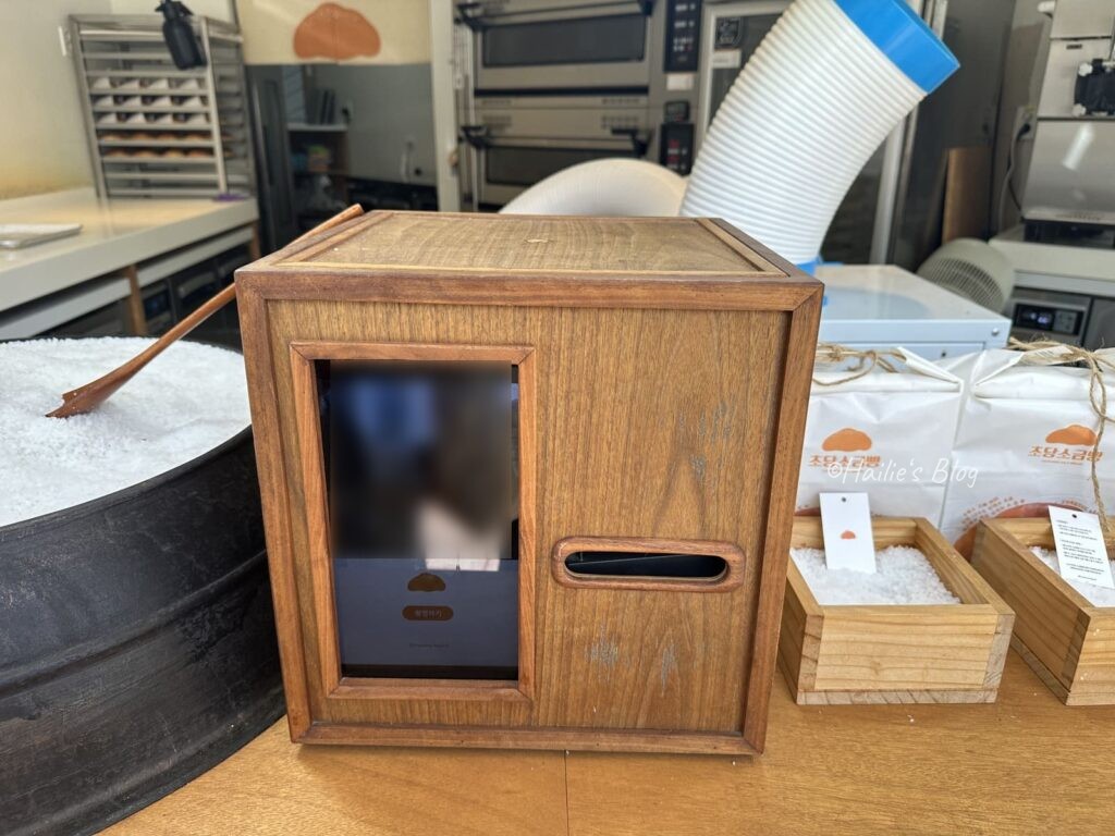 束草초당소금빵店內復古即影即有拍照機