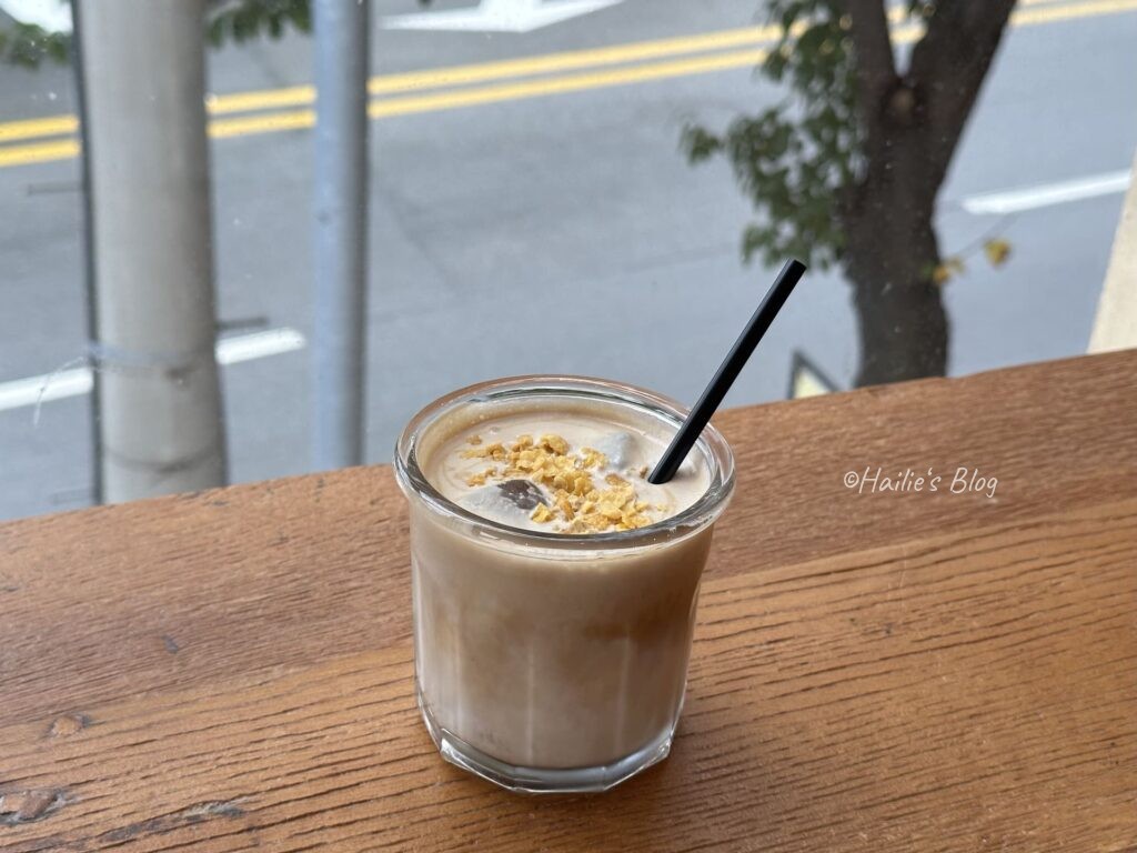 束草咖啡廳옥수수소금빵粟米Latte